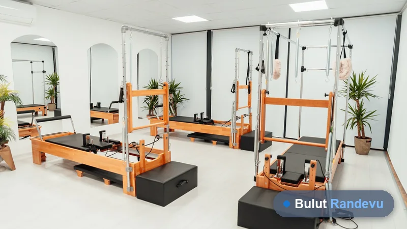 Reformer aletli aydınlık pilates stüdyosu